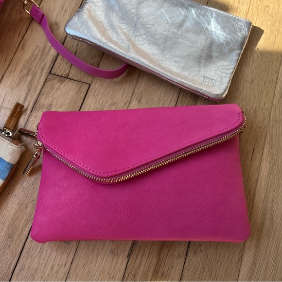 Set of 4 handbags $30 - Picture 3 of 7